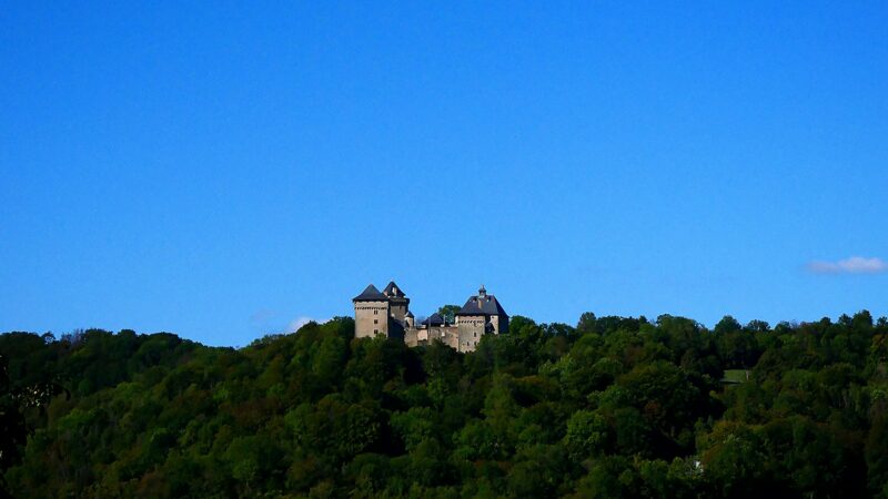 Les châteaux cachés d’Auvergne : itinéraires secrets et méconnus